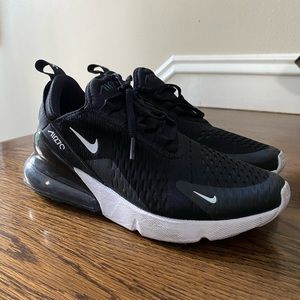 Brand New (not in box) Nike Air 270 size 8.5W or youth 6.5